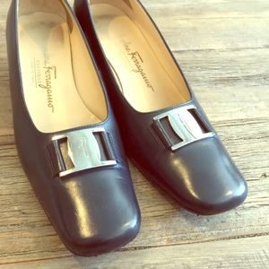 Salvatore Ferragamo navy blue pumps